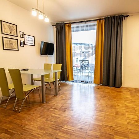 Modern Apartment With Balcony And Garage Prague Luaran gambar