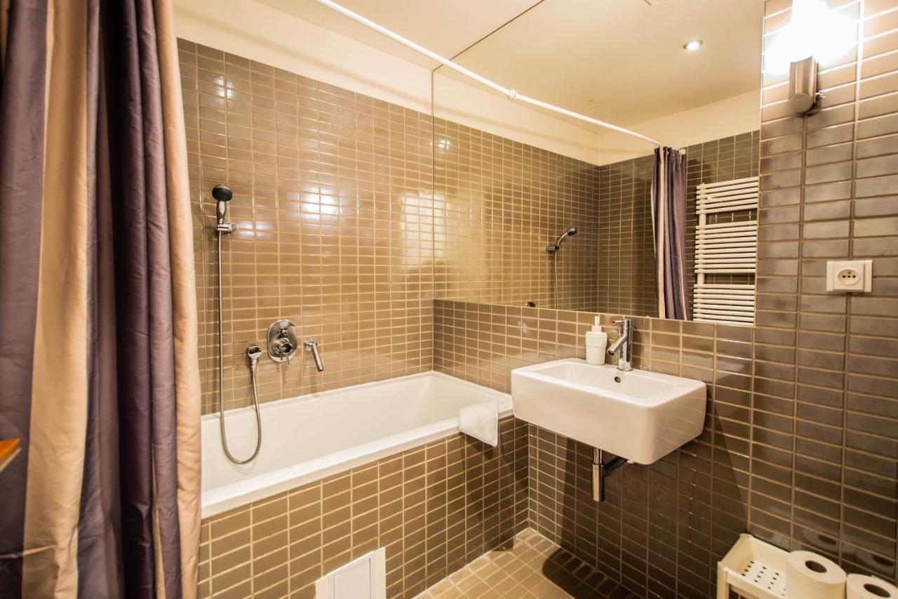 Modern Apartment With Balcony And Garage Prague Luaran gambar