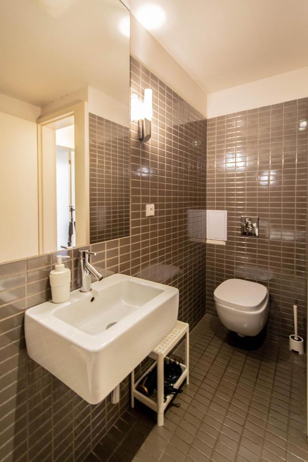 Modern Apartment With Balcony And Garage Prague Luaran gambar